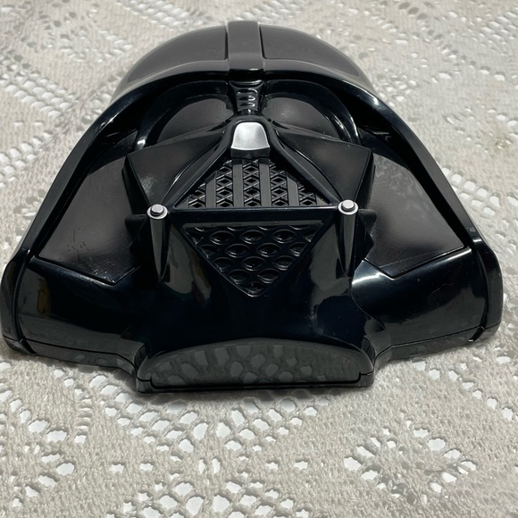 Hasbro Gaming Simon Star Wars Darth Vader Hand Held Game Sound & Lights Works - Picture 3 of 10
